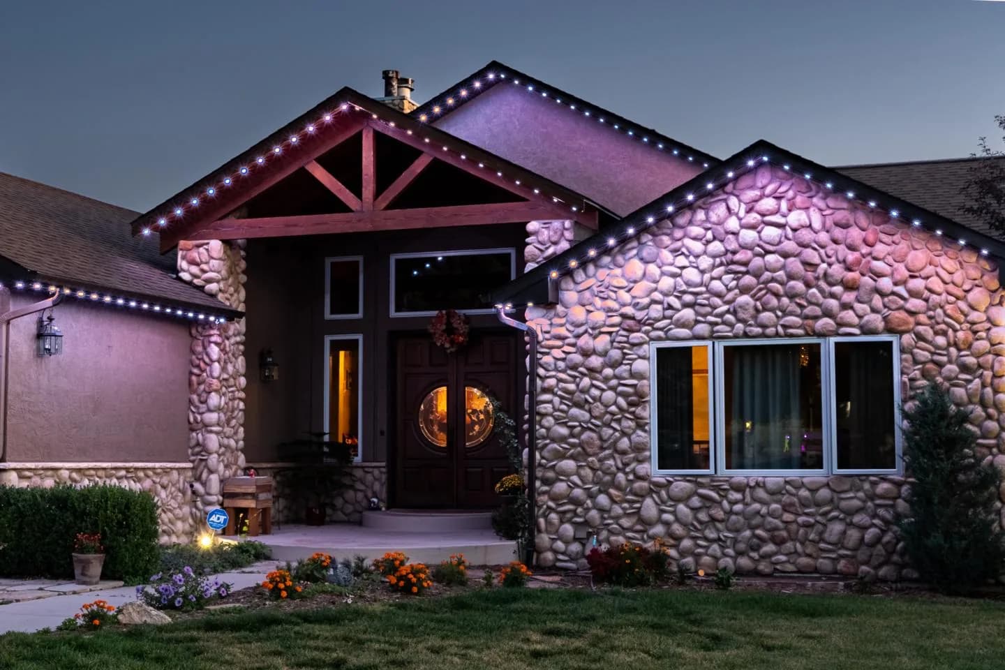 Permanent outdoor lighting installed on a Twin Cities home — project 3