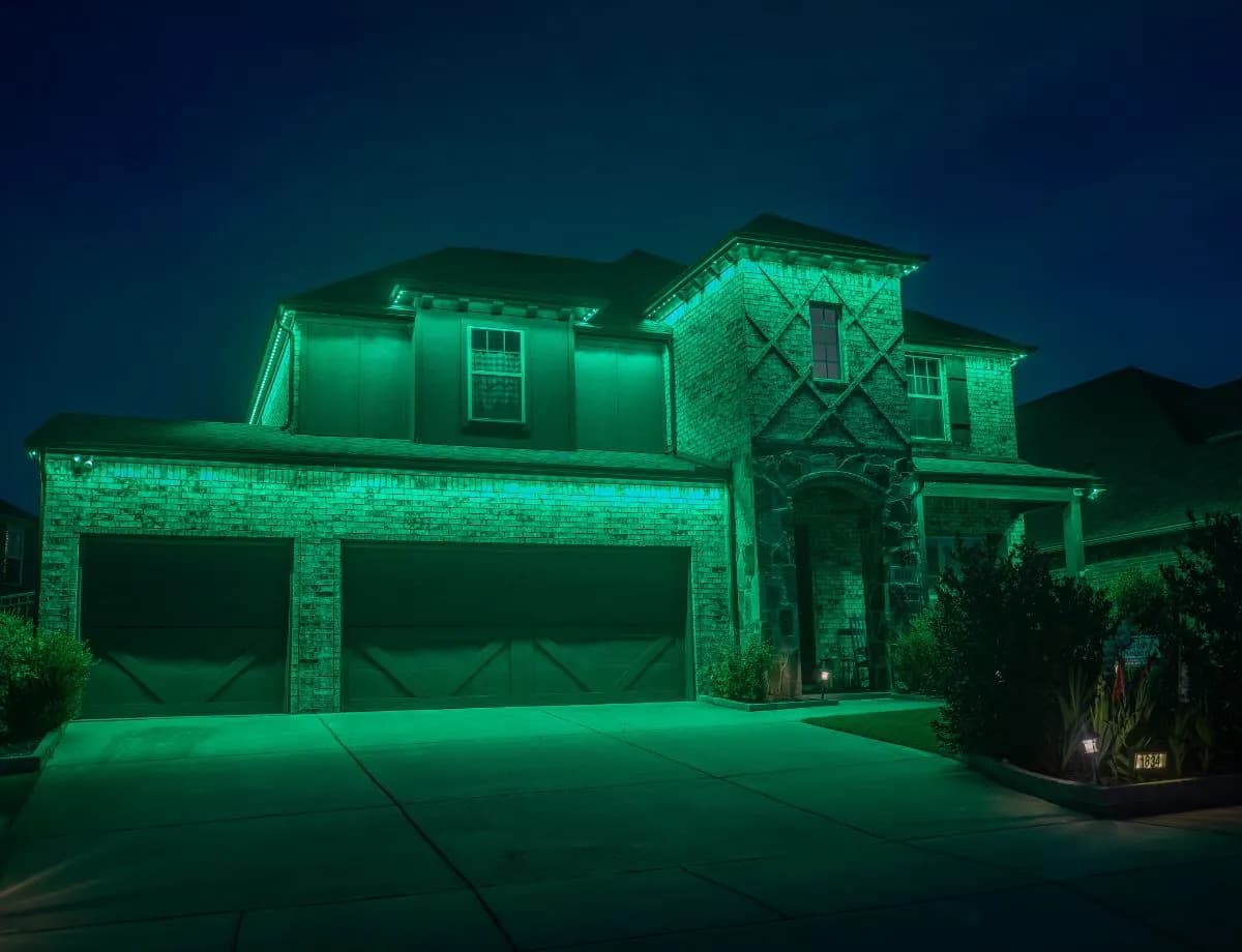 Permanent outdoor lighting installed on a Twin Cities home — project 8